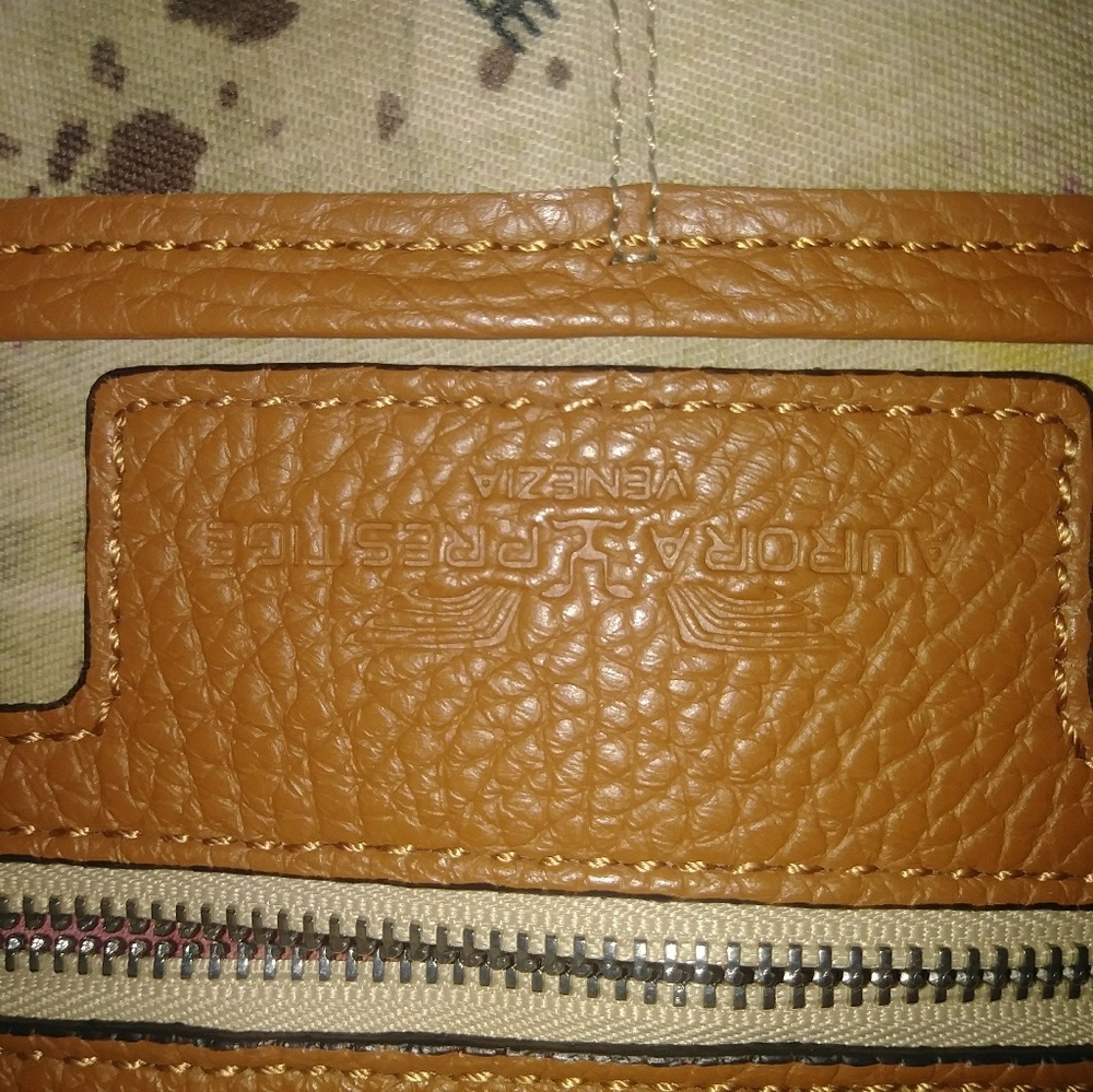 Handbag - Picture 3 of 8